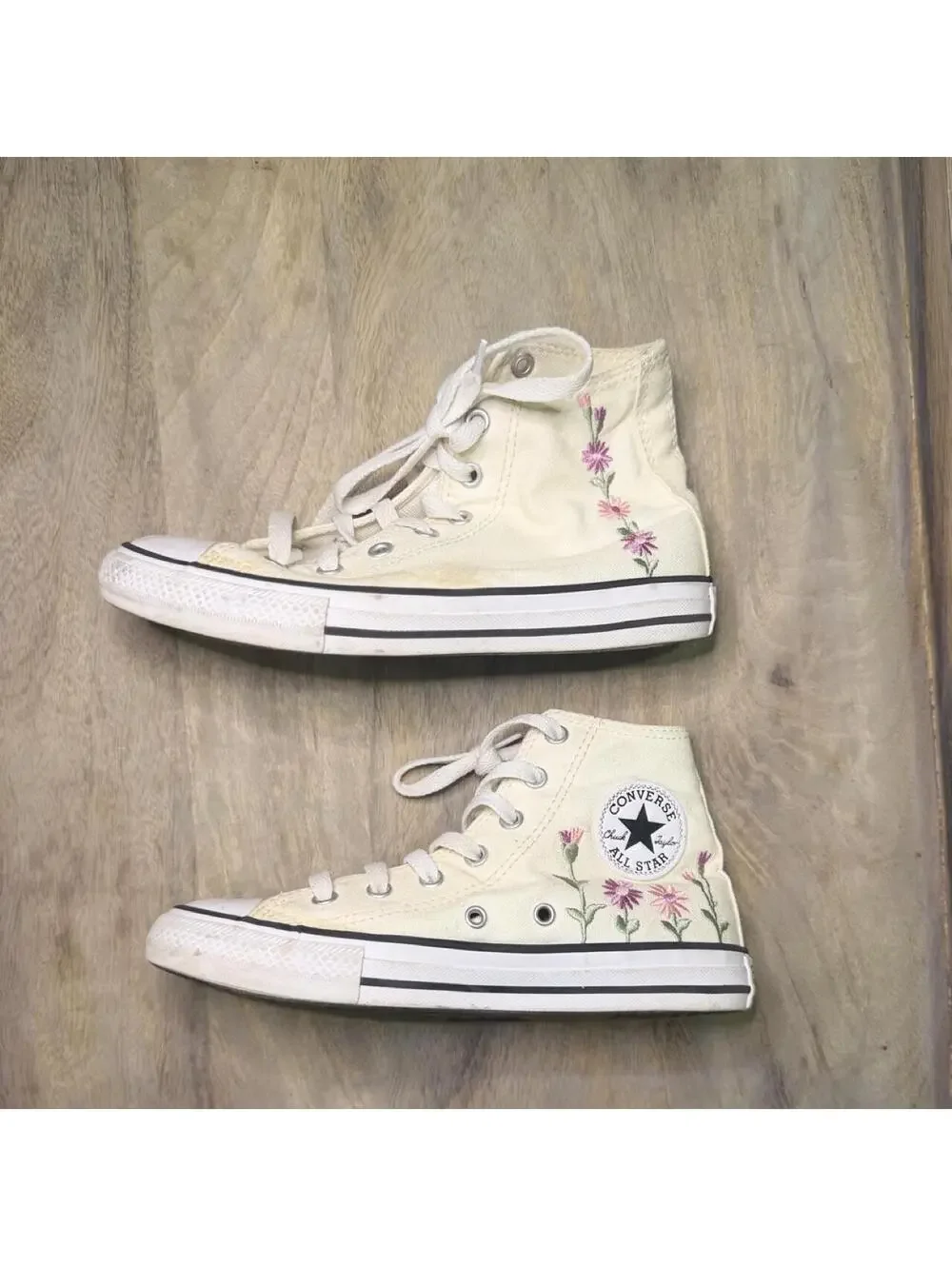Converse Kid's Cream and White Trainer